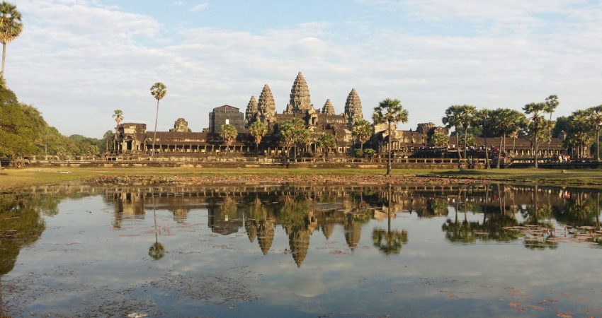 Angkor Highlights and Sunset Small Group